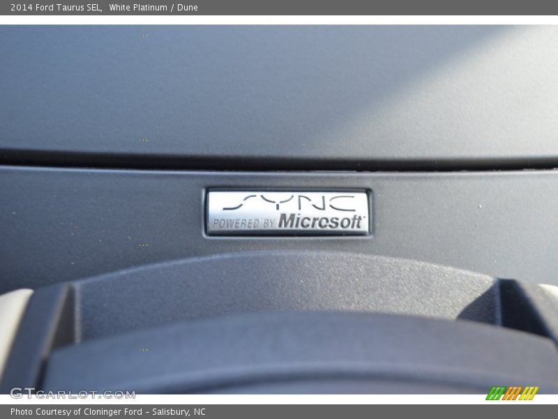 White Platinum / Dune 2014 Ford Taurus SEL