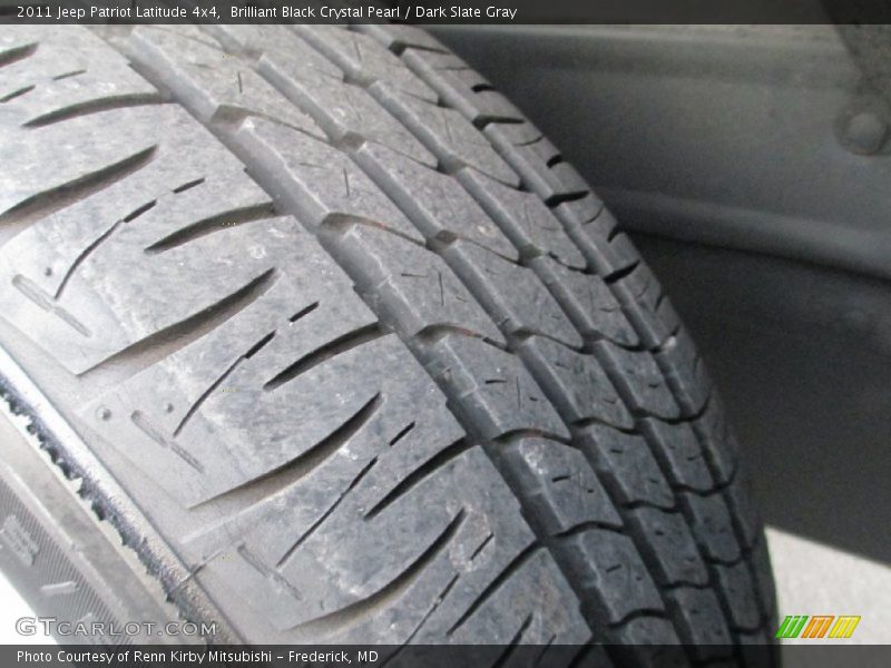 Brilliant Black Crystal Pearl / Dark Slate Gray 2011 Jeep Patriot Latitude 4x4