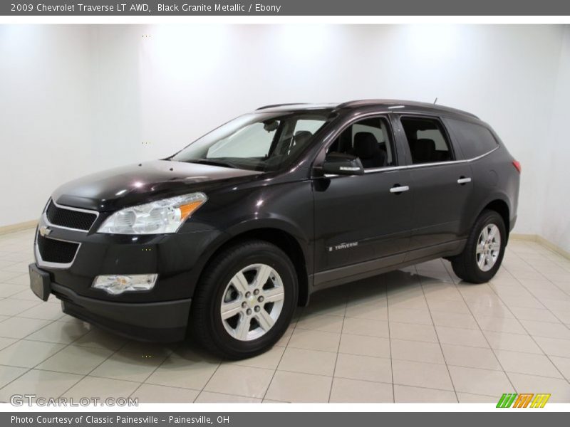 Front 3/4 View of 2009 Traverse LT AWD