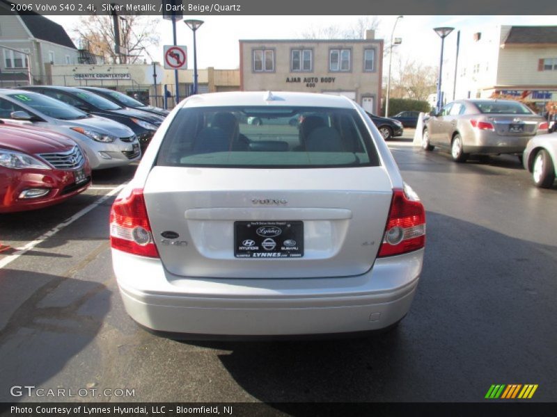 Silver Metallic / Dark Beige/Quartz 2006 Volvo S40 2.4i