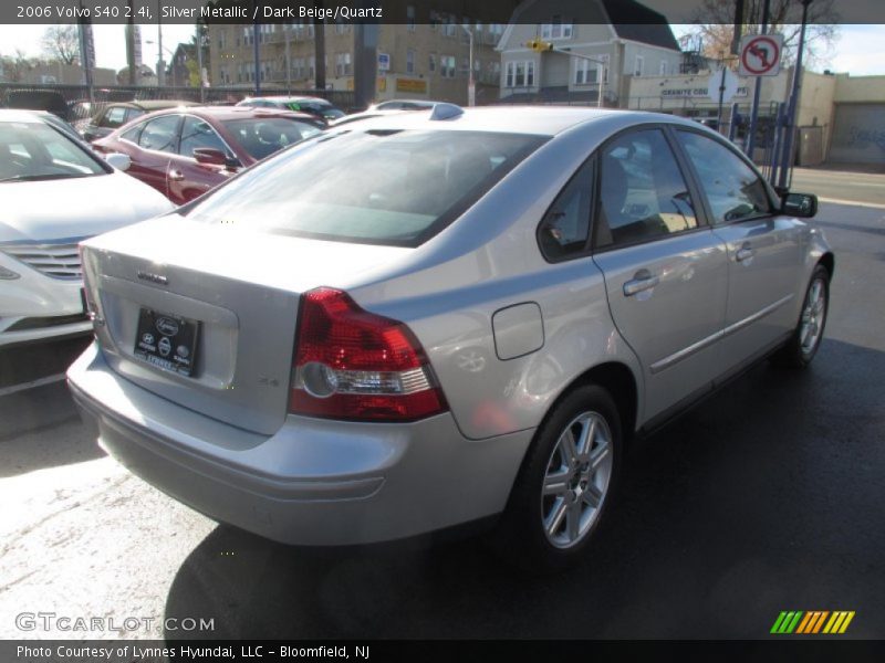 Silver Metallic / Dark Beige/Quartz 2006 Volvo S40 2.4i