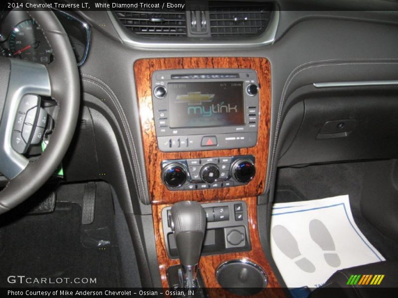 White Diamond Tricoat / Ebony 2014 Chevrolet Traverse LT