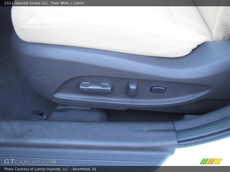 Pearl White / Camel 2011 Hyundai Sonata GLS