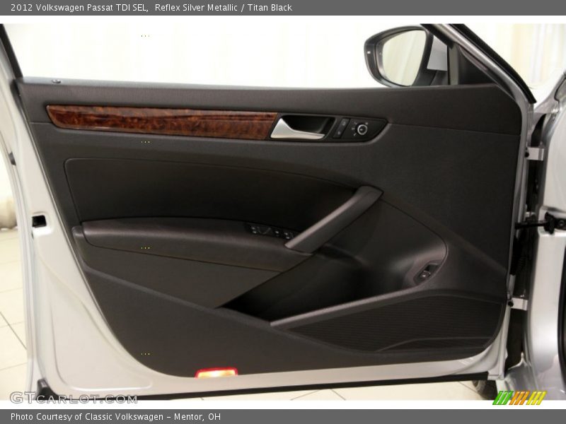 Reflex Silver Metallic / Titan Black 2012 Volkswagen Passat TDI SEL