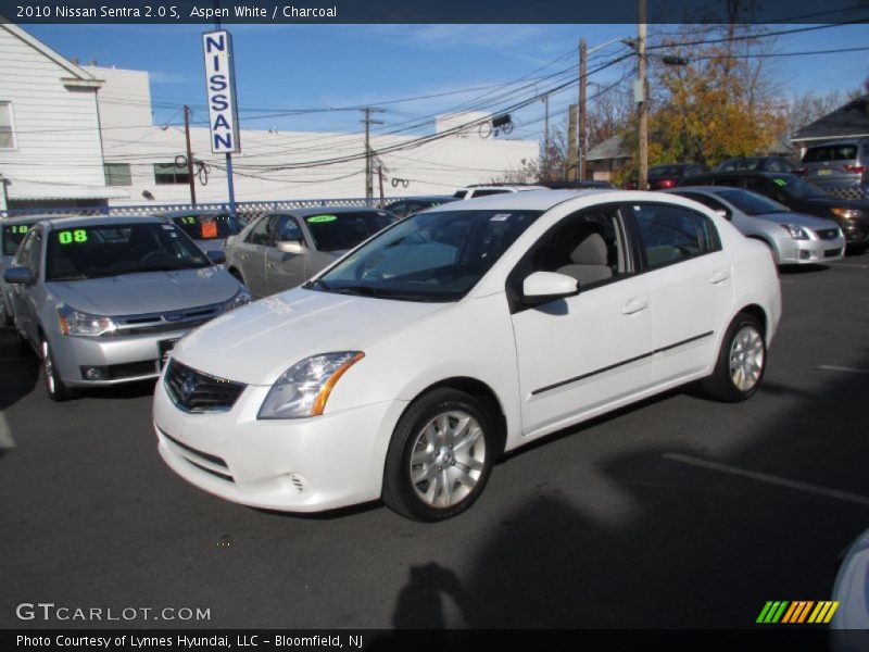 Aspen White / Charcoal 2010 Nissan Sentra 2.0 S