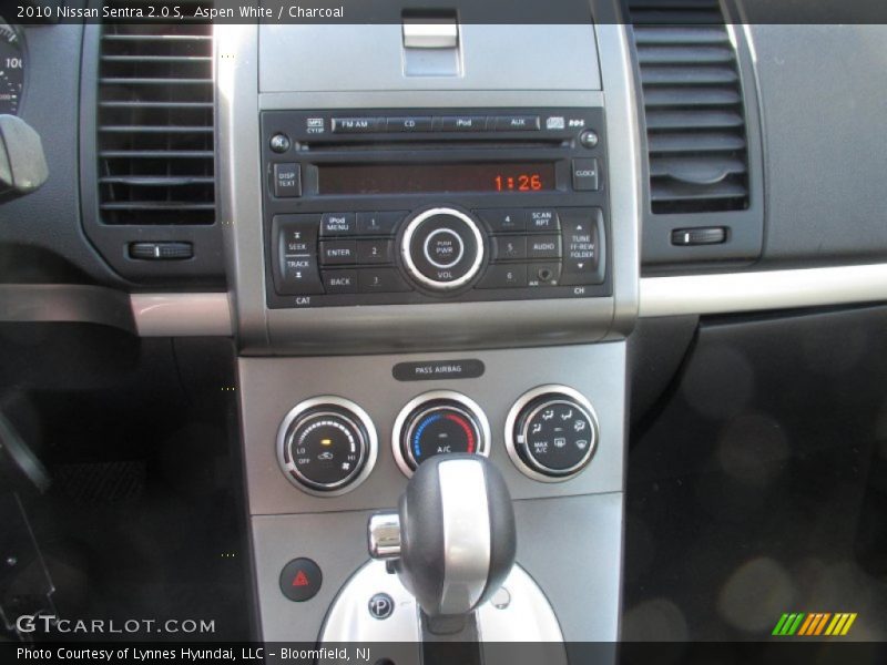 Aspen White / Charcoal 2010 Nissan Sentra 2.0 S
