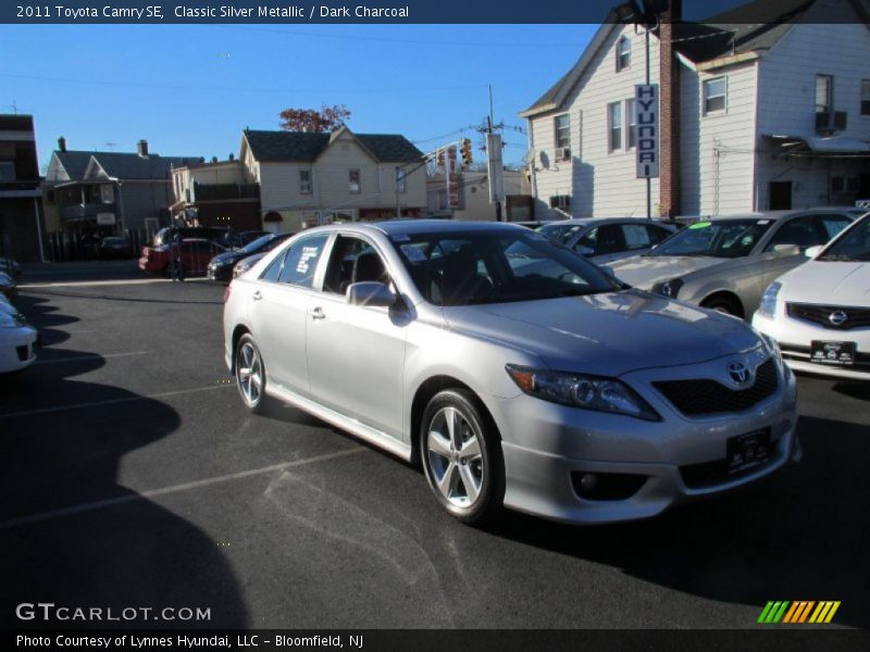 Classic Silver Metallic / Dark Charcoal 2011 Toyota Camry SE