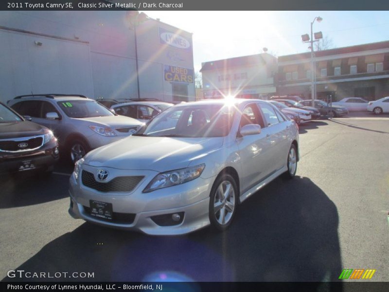 Classic Silver Metallic / Dark Charcoal 2011 Toyota Camry SE