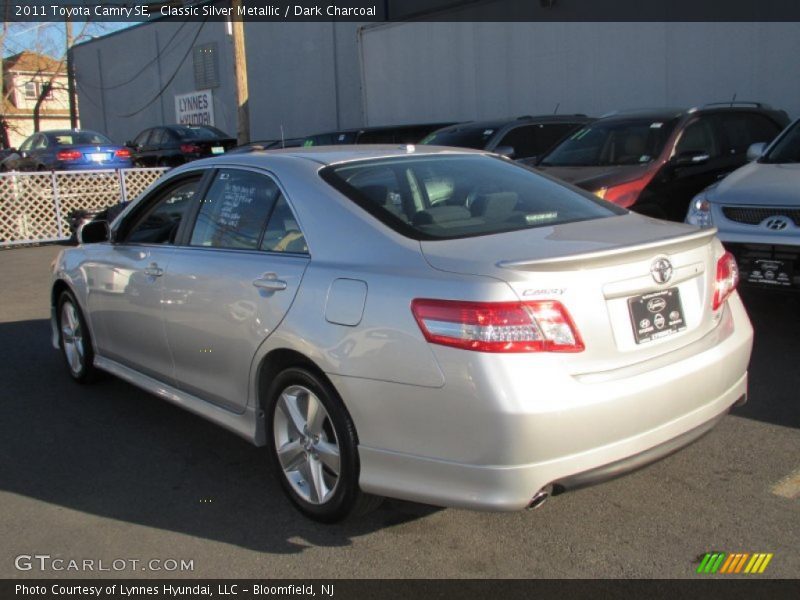 Classic Silver Metallic / Dark Charcoal 2011 Toyota Camry SE