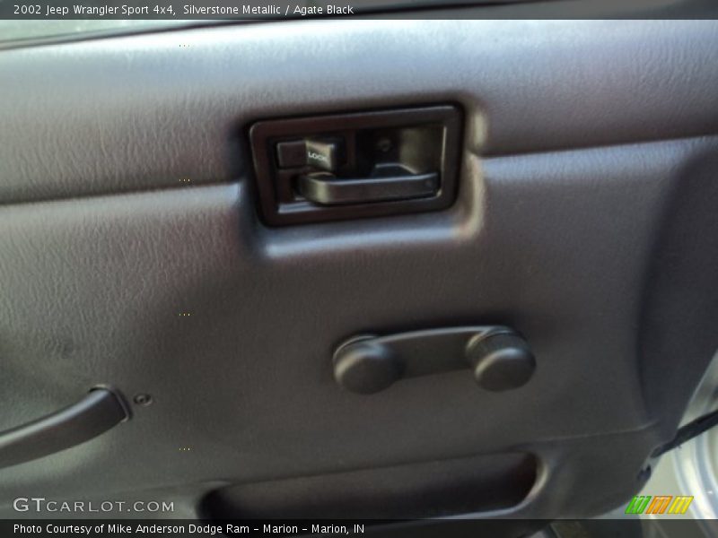 Silverstone Metallic / Agate Black 2002 Jeep Wrangler Sport 4x4