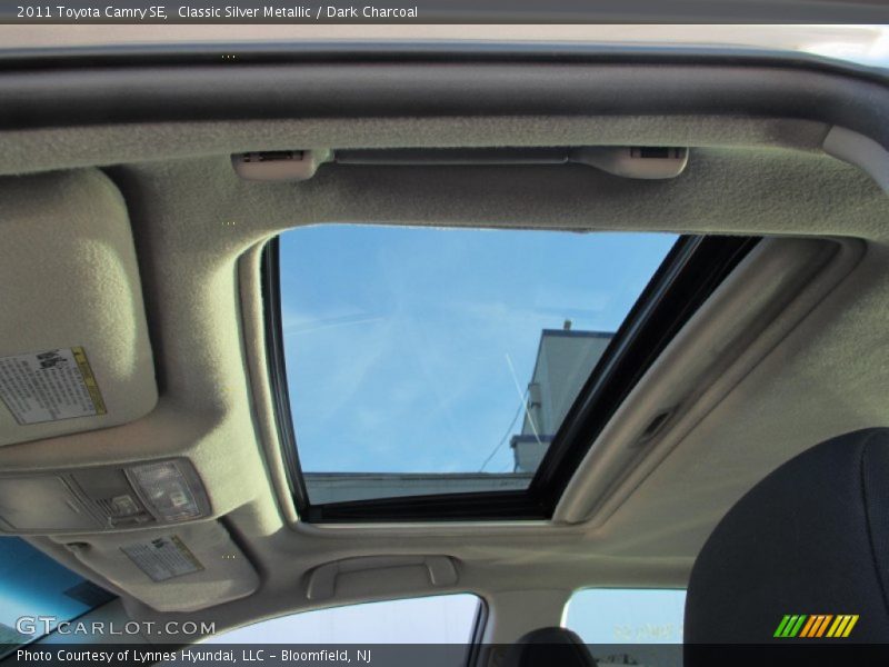 Classic Silver Metallic / Dark Charcoal 2011 Toyota Camry SE