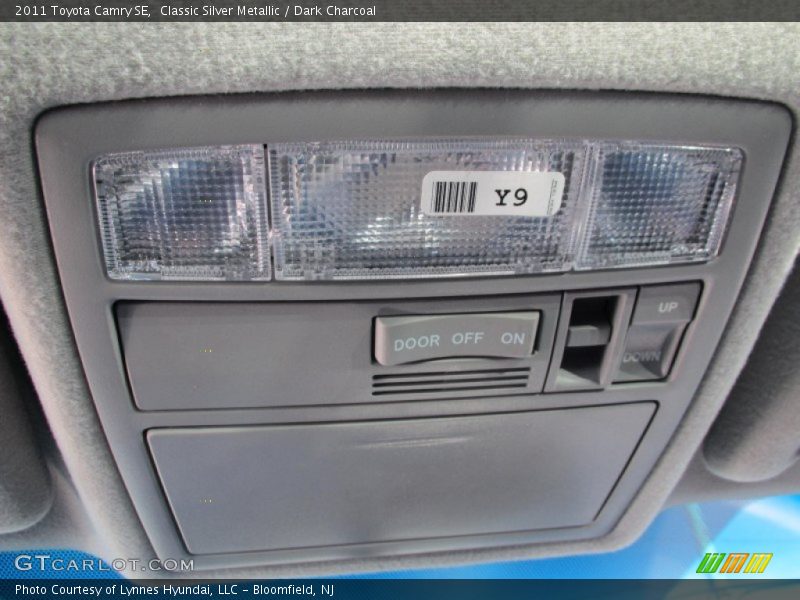 Classic Silver Metallic / Dark Charcoal 2011 Toyota Camry SE