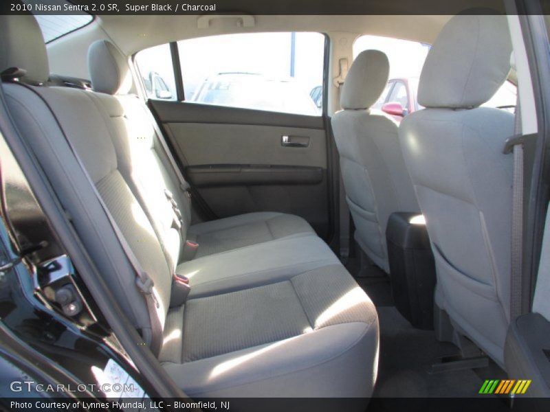 Super Black / Charcoal 2010 Nissan Sentra 2.0 SR