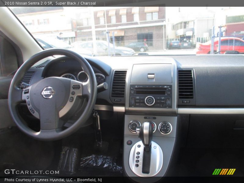 Super Black / Charcoal 2010 Nissan Sentra 2.0 SR