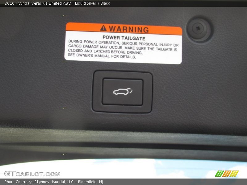 Liquid Silver / Black 2010 Hyundai Veracruz Limited AWD