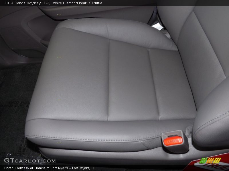 White Diamond Pearl / Truffle 2014 Honda Odyssey EX-L