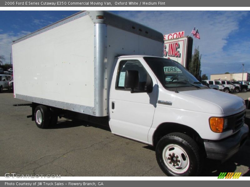 Oxford White / Medium Flint 2006 Ford E Series Cutaway E350 Commercial Moving Van