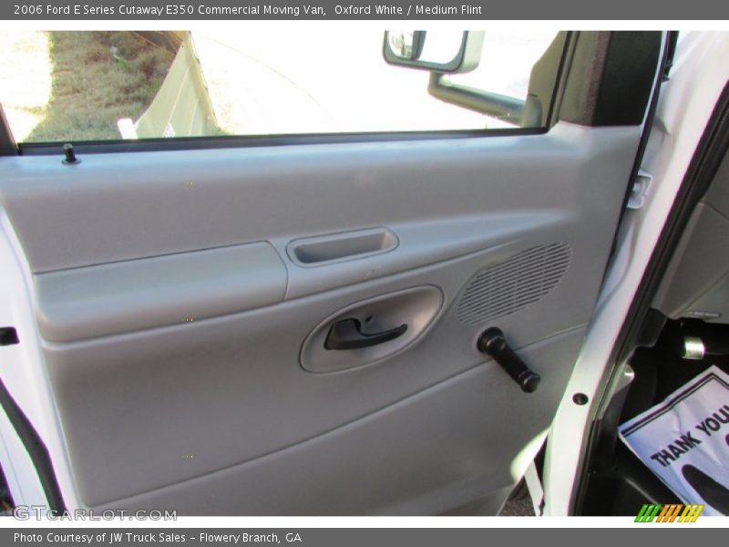 Oxford White / Medium Flint 2006 Ford E Series Cutaway E350 Commercial Moving Van