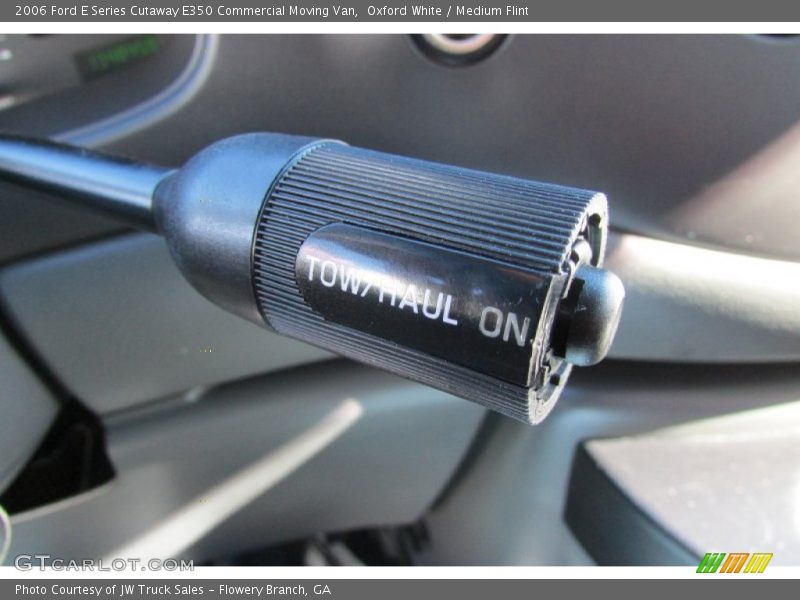 Oxford White / Medium Flint 2006 Ford E Series Cutaway E350 Commercial Moving Van
