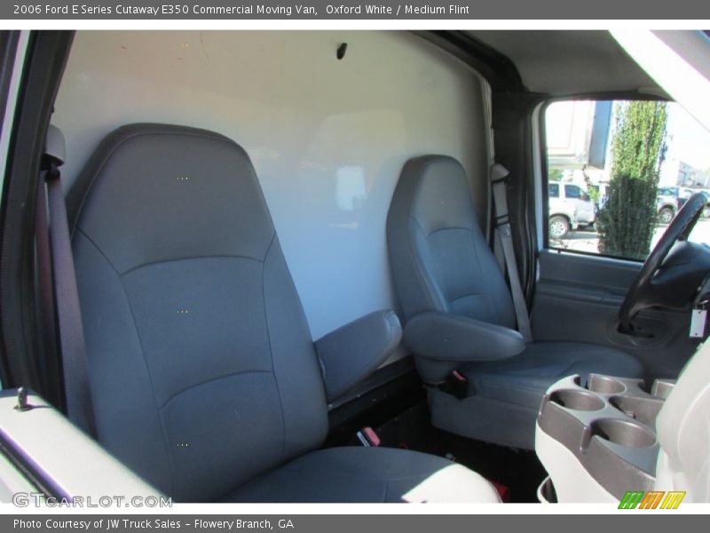 Oxford White / Medium Flint 2006 Ford E Series Cutaway E350 Commercial Moving Van