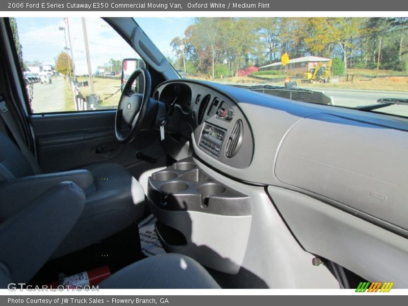 Oxford White / Medium Flint 2006 Ford E Series Cutaway E350 Commercial Moving Van