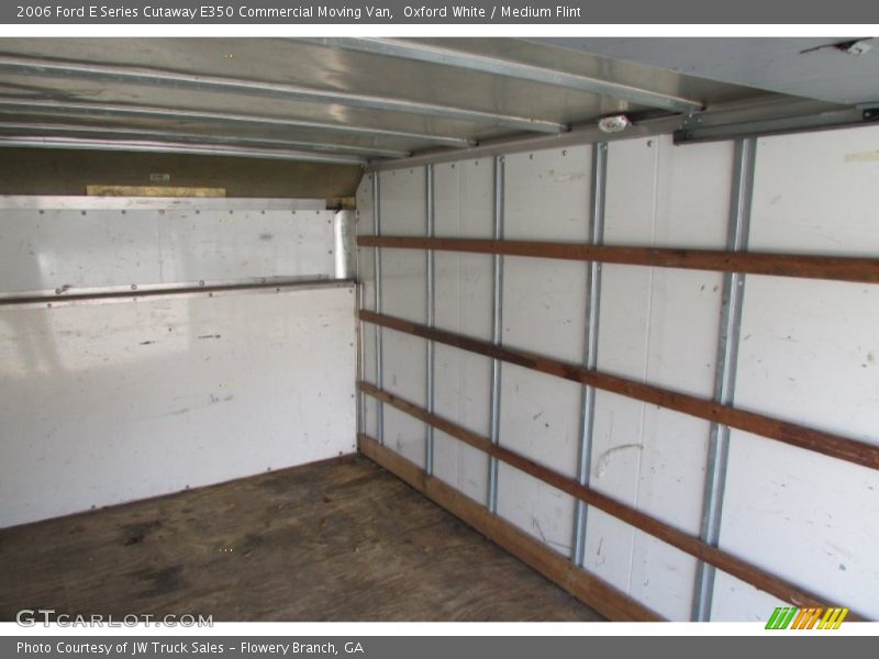 Oxford White / Medium Flint 2006 Ford E Series Cutaway E350 Commercial Moving Van