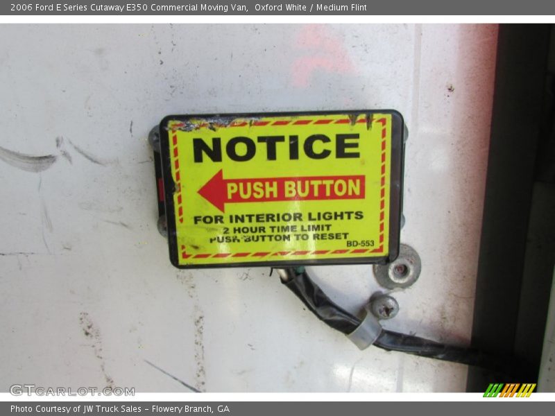 Oxford White / Medium Flint 2006 Ford E Series Cutaway E350 Commercial Moving Van