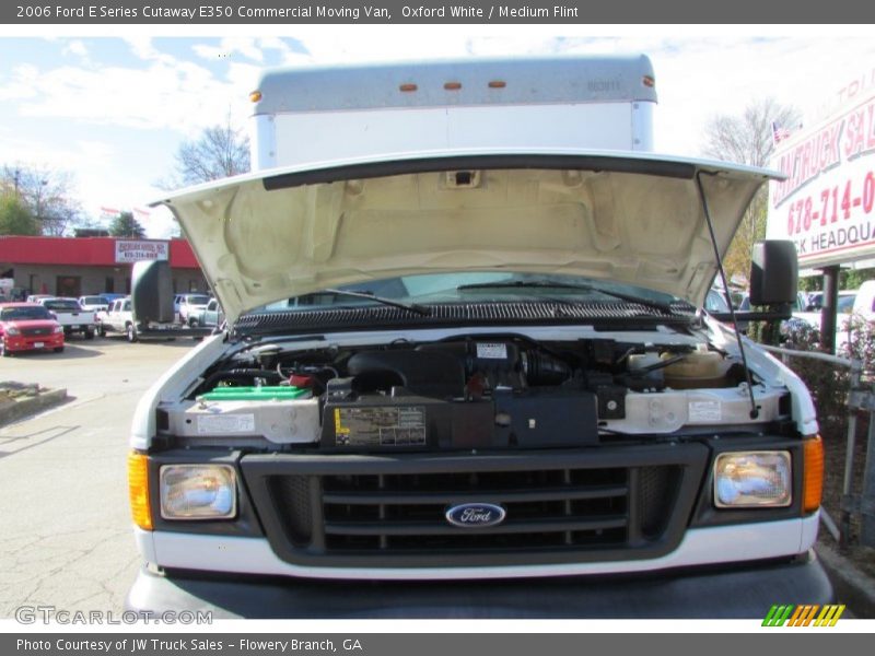 Oxford White / Medium Flint 2006 Ford E Series Cutaway E350 Commercial Moving Van