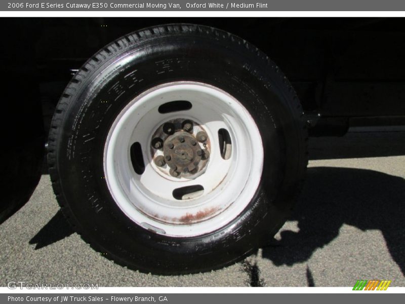 Oxford White / Medium Flint 2006 Ford E Series Cutaway E350 Commercial Moving Van