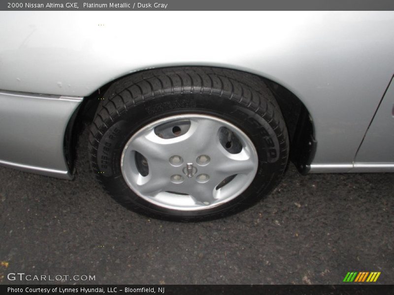 Platinum Metallic / Dusk Gray 2000 Nissan Altima GXE