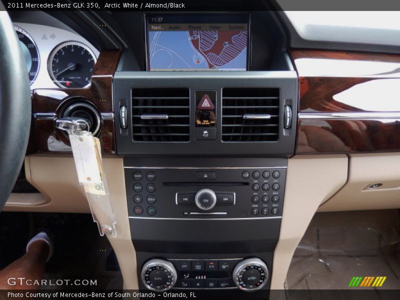 Arctic White / Almond/Black 2011 Mercedes-Benz GLK 350