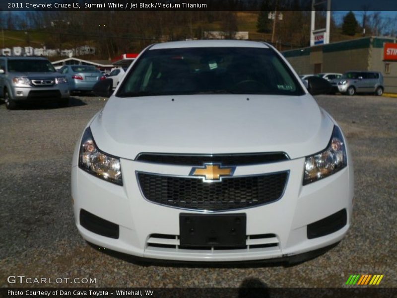 Summit White / Jet Black/Medium Titanium 2011 Chevrolet Cruze LS