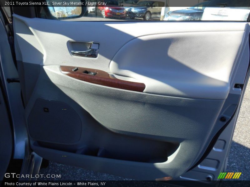 Silver Sky Metallic / Light Gray 2011 Toyota Sienna XLE