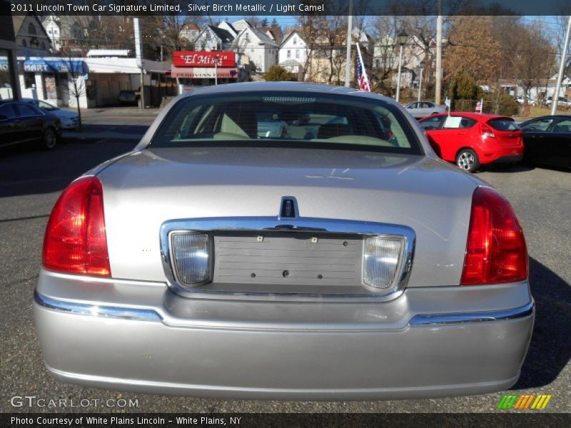 Silver Birch Metallic / Light Camel 2011 Lincoln Town Car Signature Limited