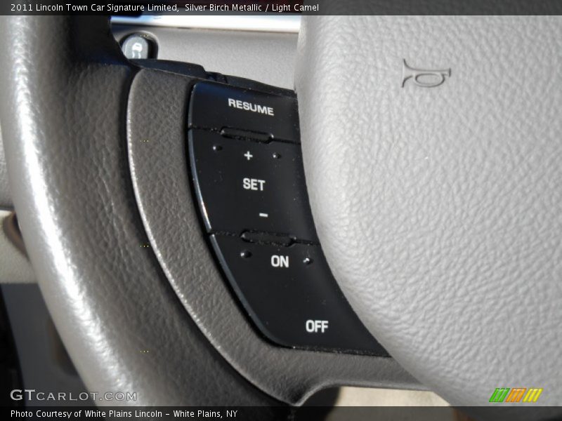 Silver Birch Metallic / Light Camel 2011 Lincoln Town Car Signature Limited