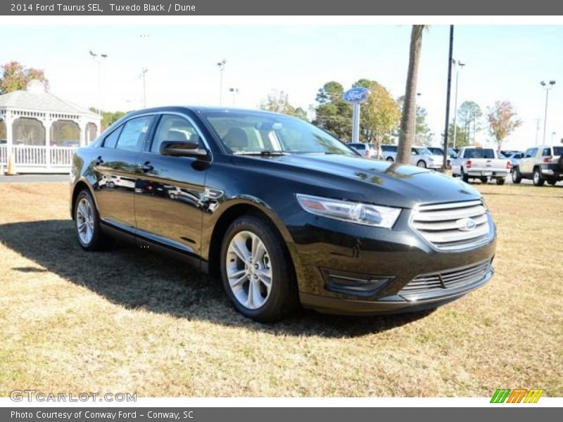 Tuxedo Black / Dune 2014 Ford Taurus SEL