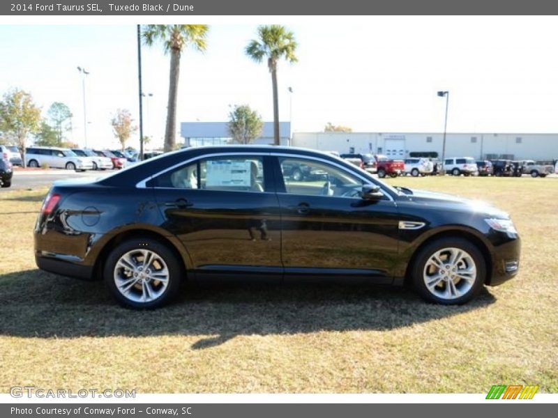 Tuxedo Black / Dune 2014 Ford Taurus SEL