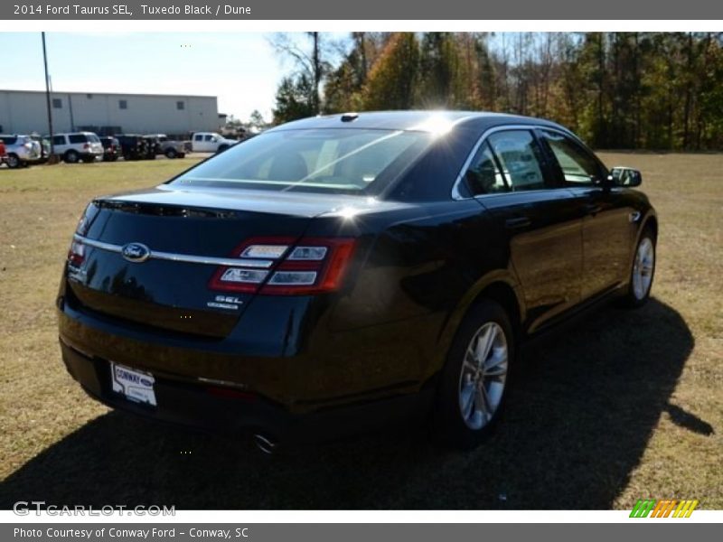 Tuxedo Black / Dune 2014 Ford Taurus SEL