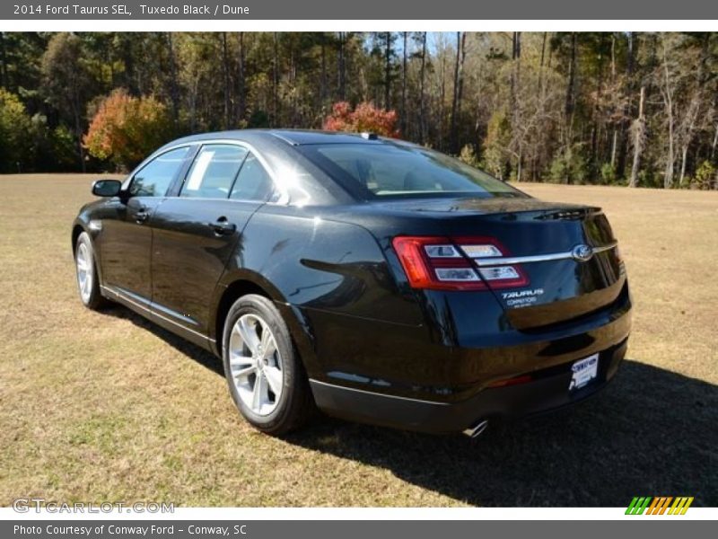 Tuxedo Black / Dune 2014 Ford Taurus SEL