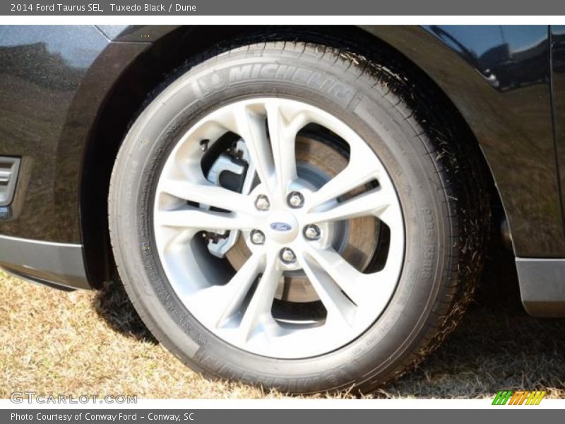 Tuxedo Black / Dune 2014 Ford Taurus SEL