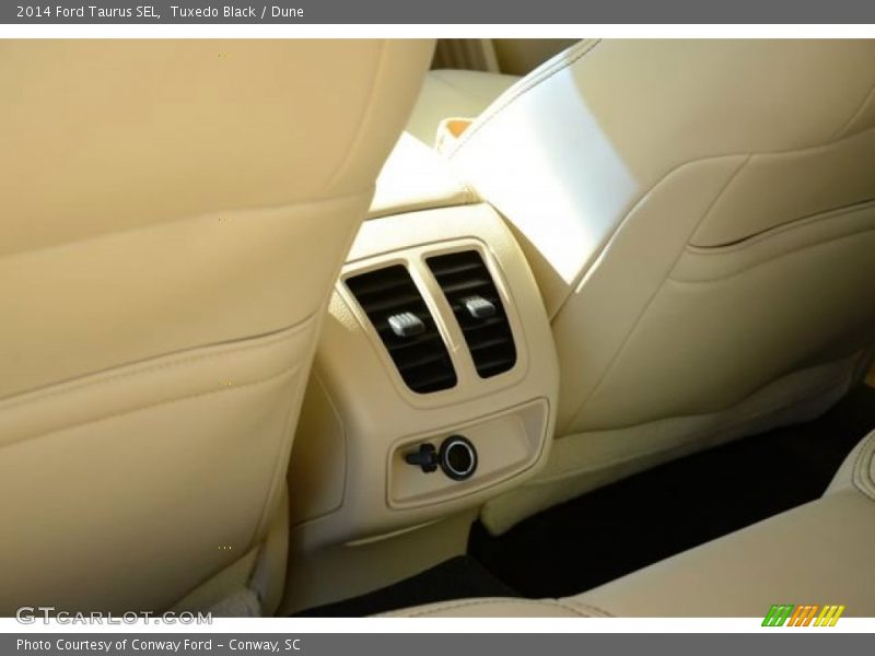 Tuxedo Black / Dune 2014 Ford Taurus SEL