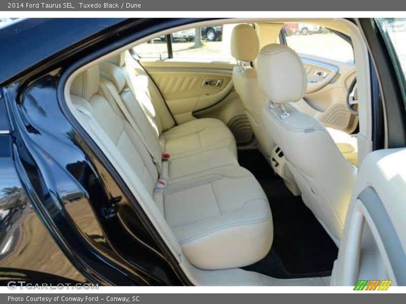 Tuxedo Black / Dune 2014 Ford Taurus SEL