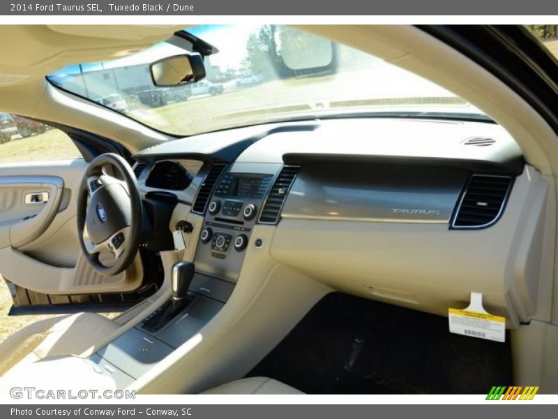 Tuxedo Black / Dune 2014 Ford Taurus SEL