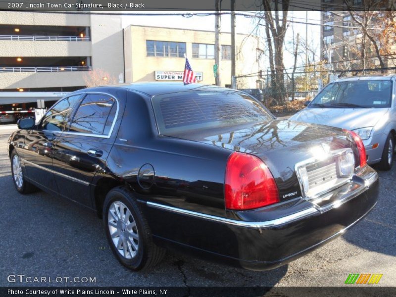 Black / Black 2007 Lincoln Town Car Signature