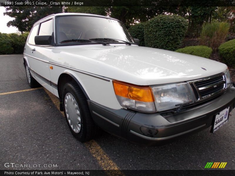Cirrus White / Beige 1993 Saab 900 S Coupe