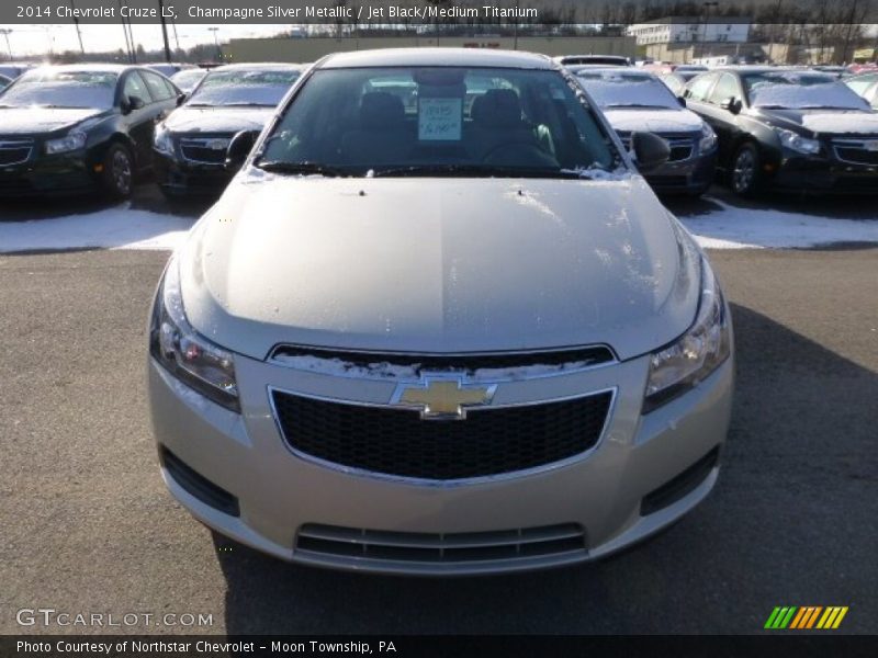Champagne Silver Metallic / Jet Black/Medium Titanium 2014 Chevrolet Cruze LS