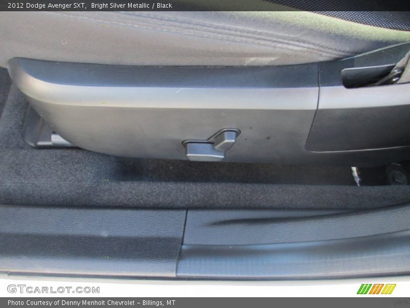 Bright Silver Metallic / Black 2012 Dodge Avenger SXT