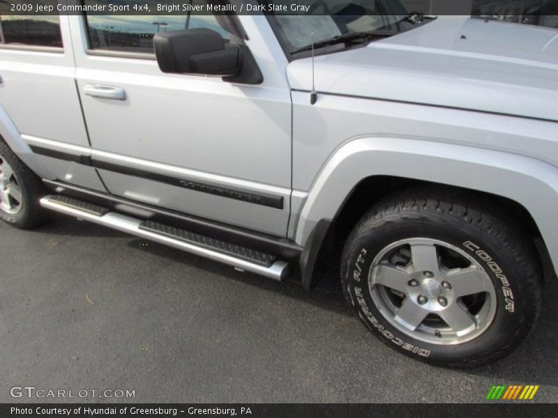 Bright Silver Metallic / Dark Slate Gray 2009 Jeep Commander Sport 4x4