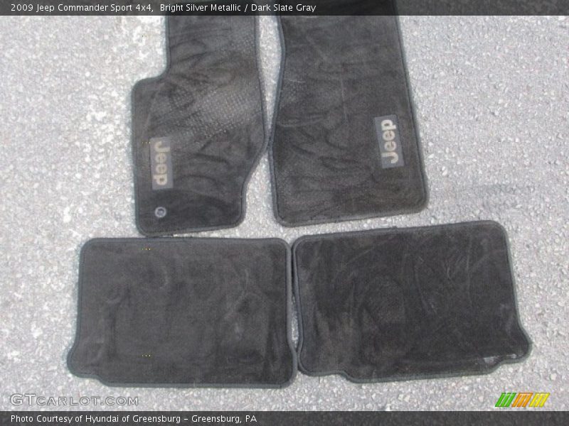 Bright Silver Metallic / Dark Slate Gray 2009 Jeep Commander Sport 4x4