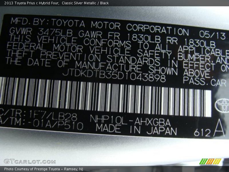 Classic Silver Metallic / Black 2013 Toyota Prius c Hybrid Four